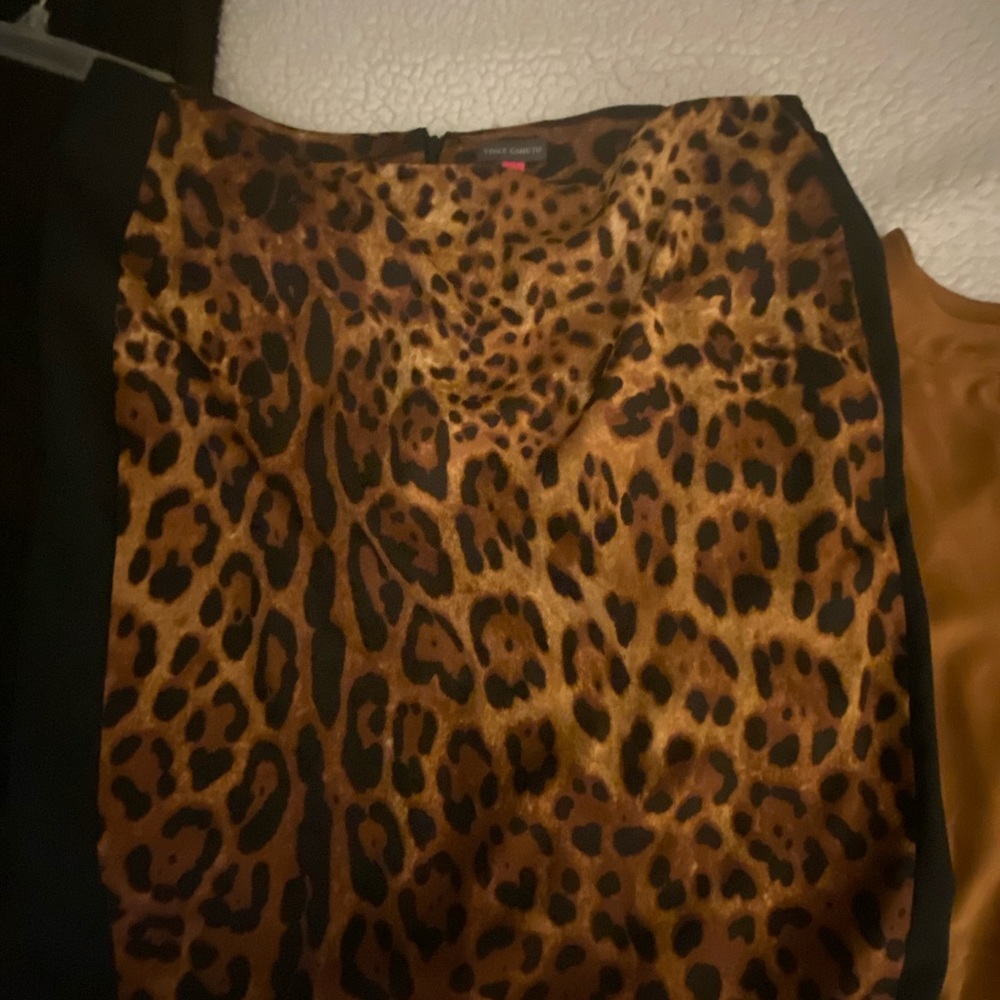 Vince Camuto leopard skirt